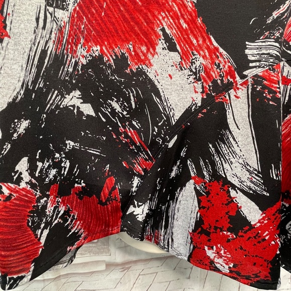 Avenue Womens Black Red White 3/4 Sleeves Asymmetrical Hem Top Blouse Plus 26 28 - Picture 16 of 16